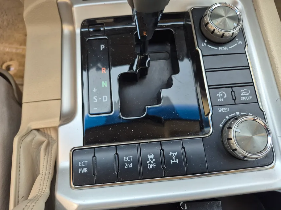 تويوتا لاندكروزر GXR 2020 