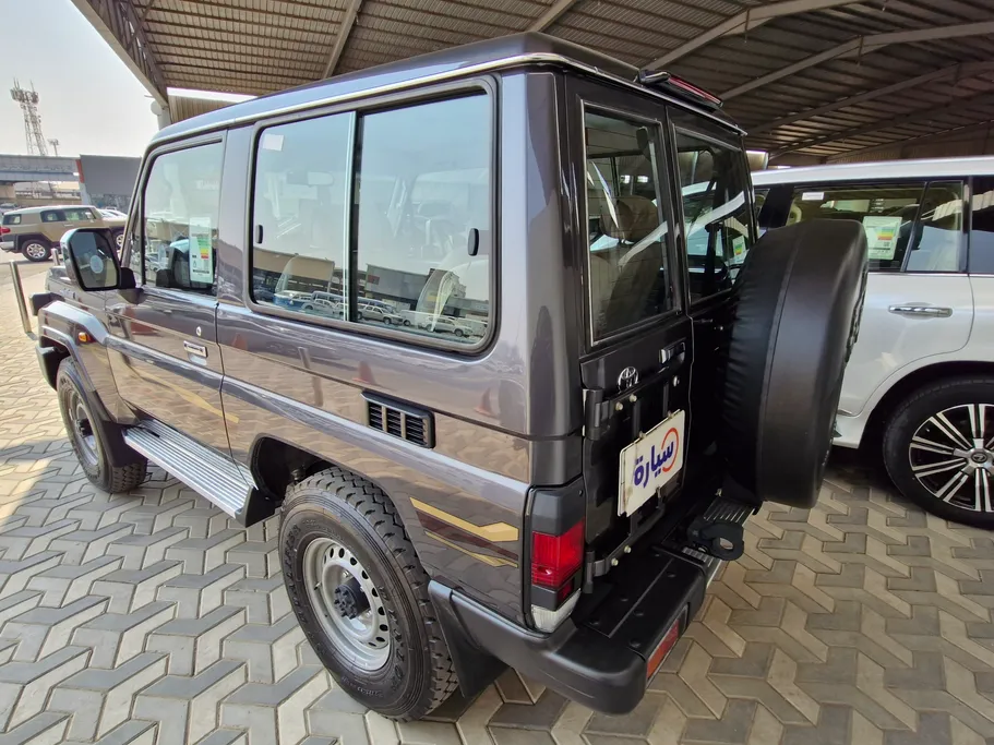 2024 Toyota LAND CRUISER 70 LX