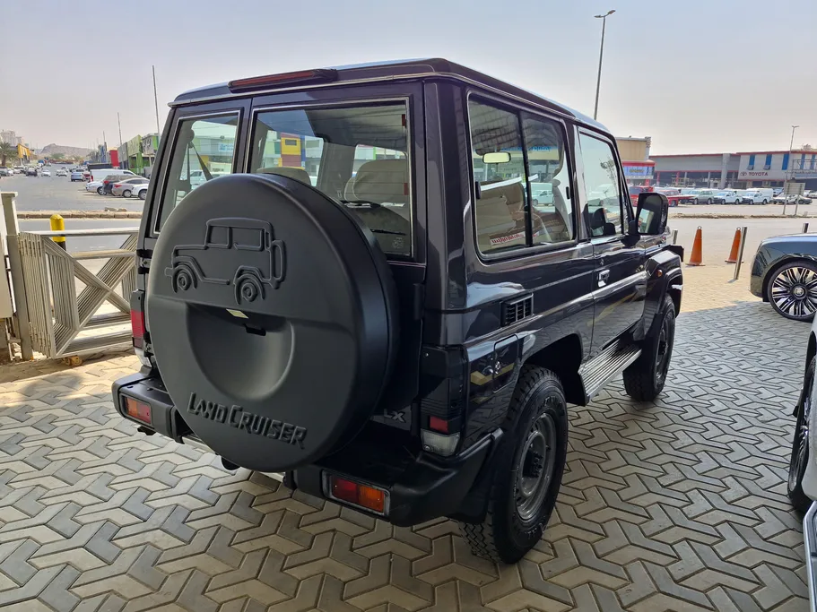 2024 Toyota LAND CRUISER 70 LX