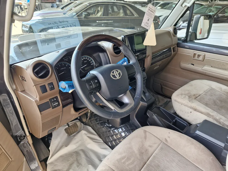 2024 Toyota LAND CRUISER 70 LX