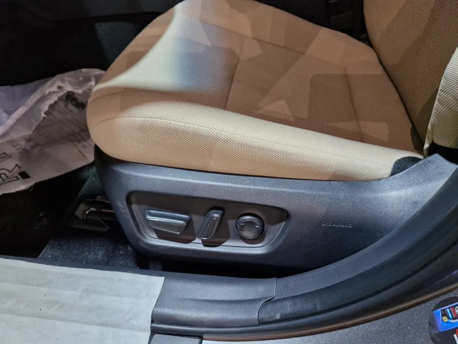 تويوتا كامري E Plus HEV 2025 