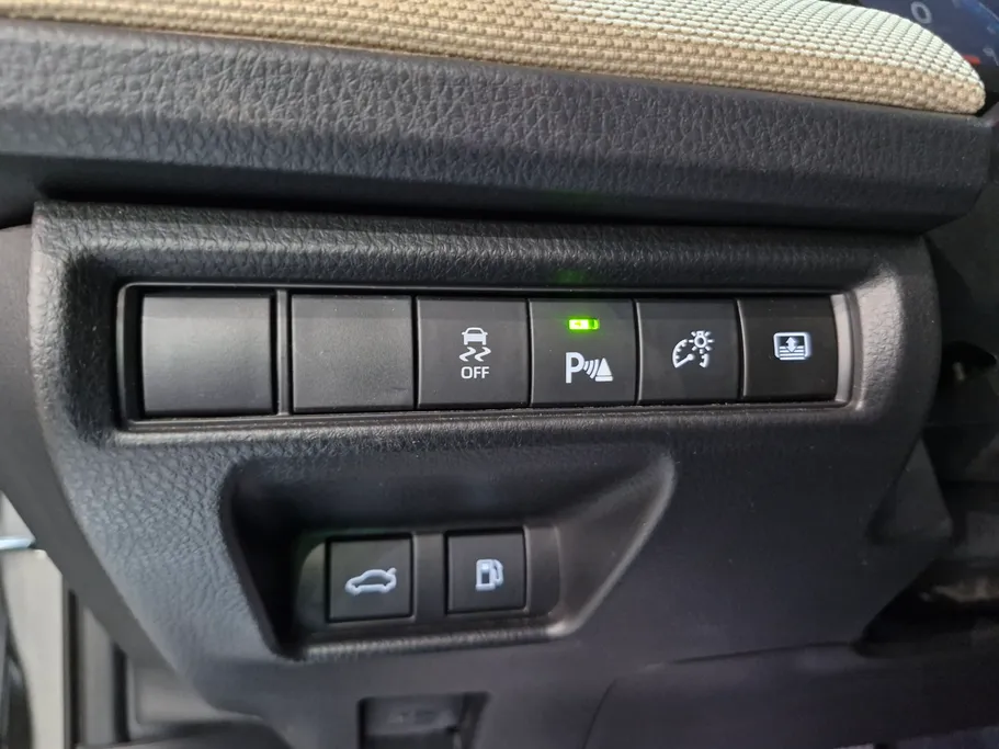 تويوتا كامري E Plus HEV 2025 