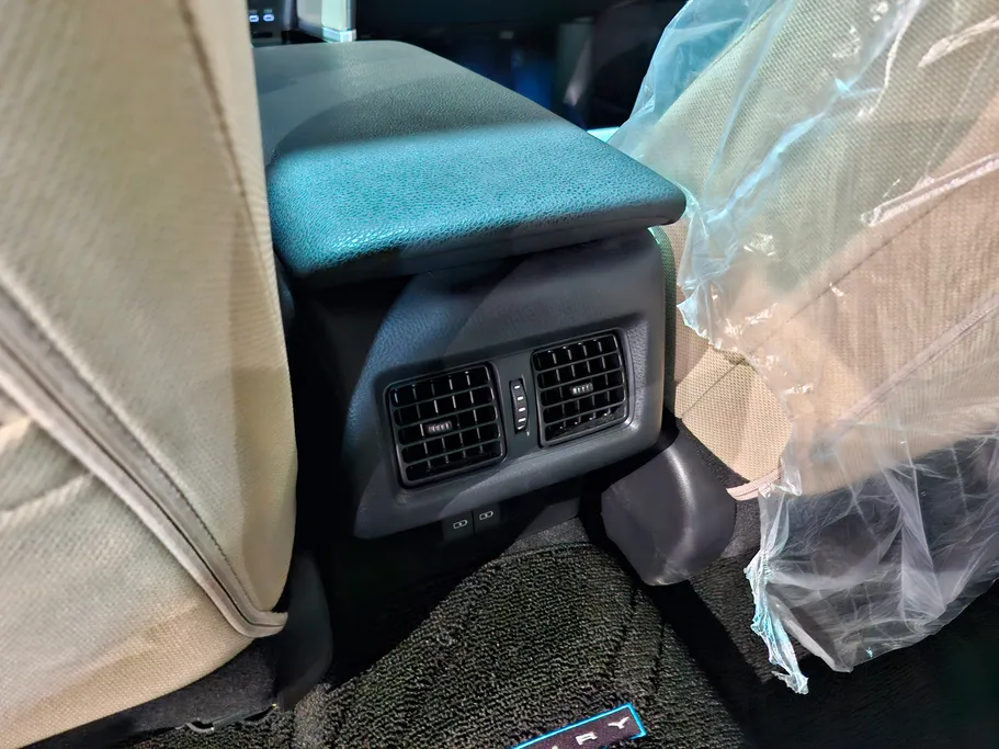 تويوتا كامري E Plus HEV 2025 