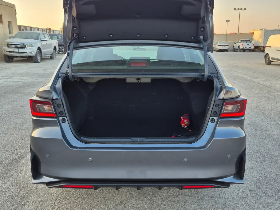 2024 Toyota Yaris  Y