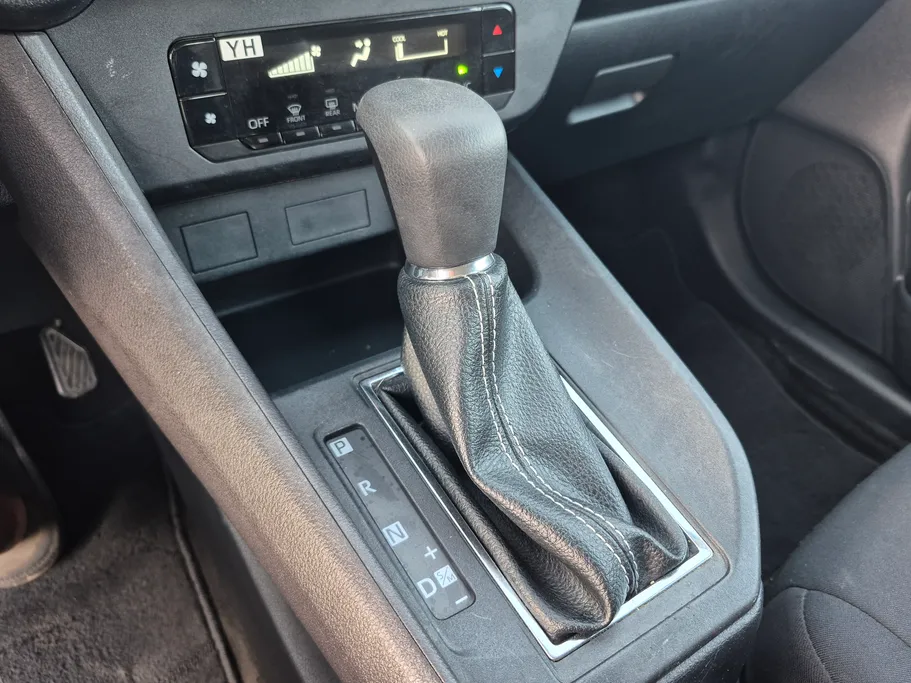 2024 Toyota Yaris  Y