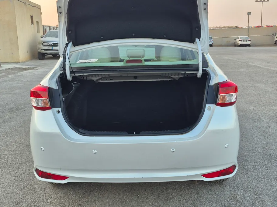 تويوتا يارس Y 2021 