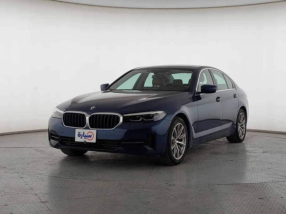 بي ام دبليو الفئة الخامسة 520i 2023