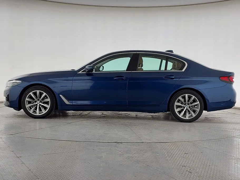 بي ام دبليو الفئة الخامسة 520i 2023