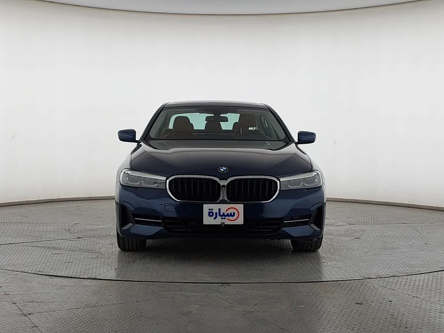 بي ام دبليو الفئة الخامسة 520i 2023