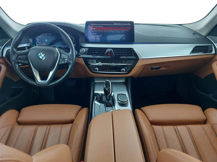 بي ام دبليو الفئة الخامسة 520i 2023