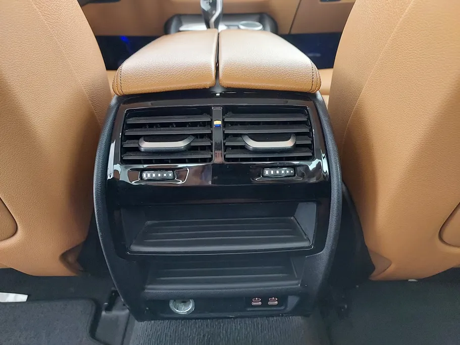 بي ام دبليو الفئة الخامسة 520i 2023