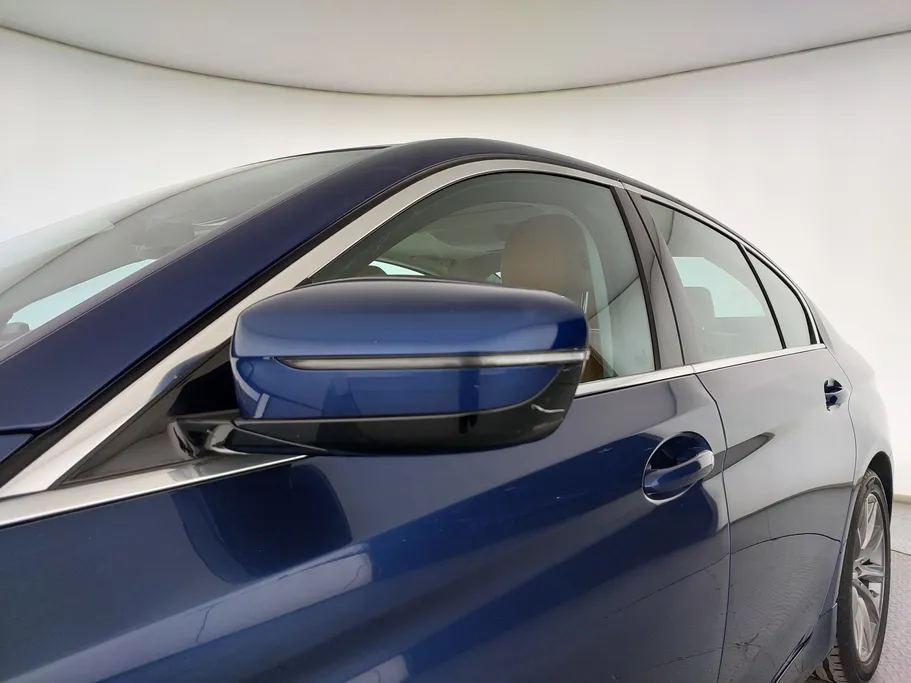 بي ام دبليو الفئة الخامسة 520i 2023