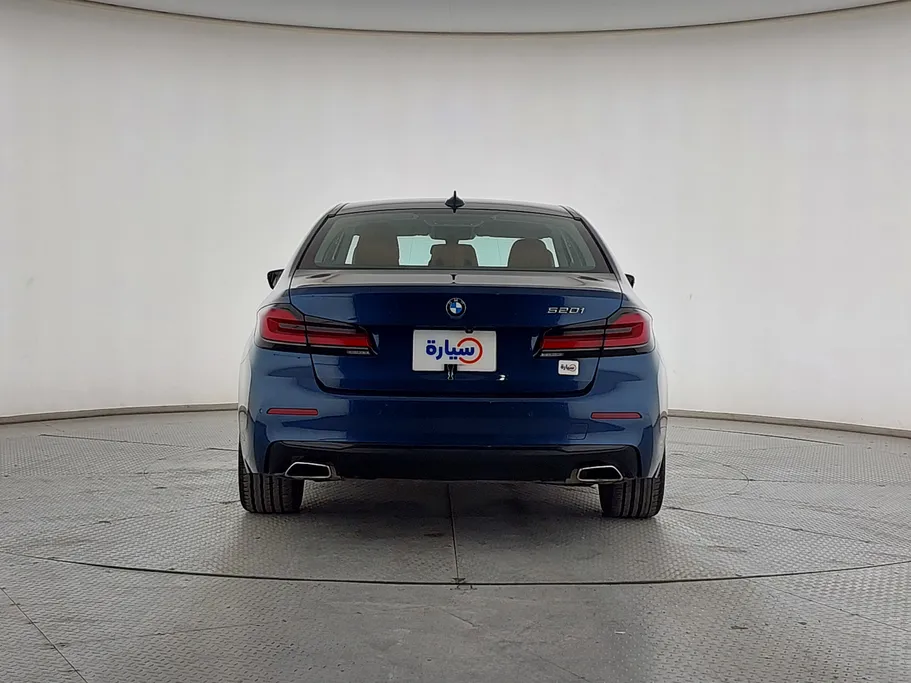 بي ام دبليو الفئة الخامسة 520i 2023