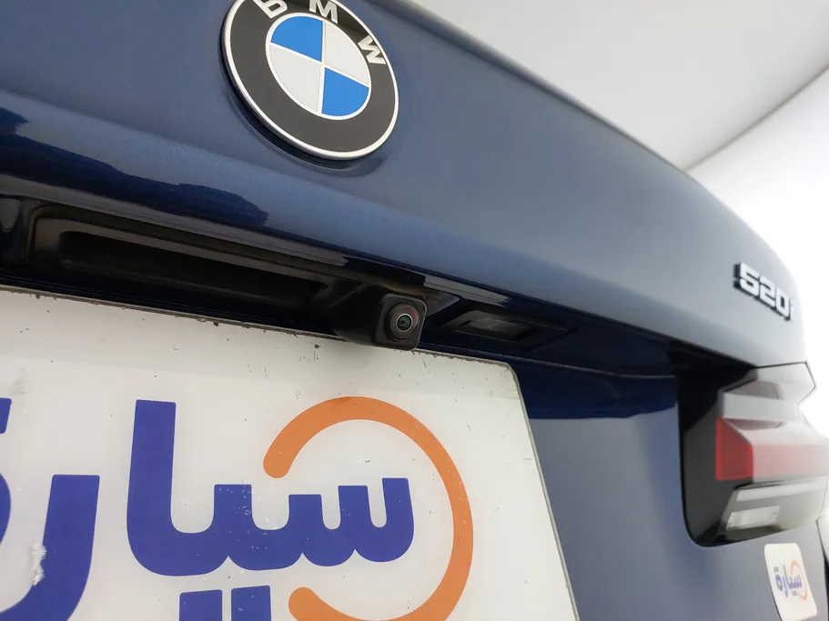 بي ام دبليو الفئة الخامسة 520i 2023