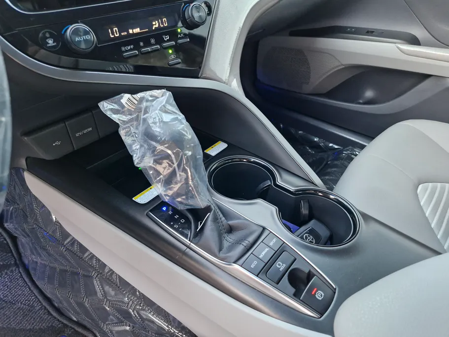 تويوتا كامري SE 2024 