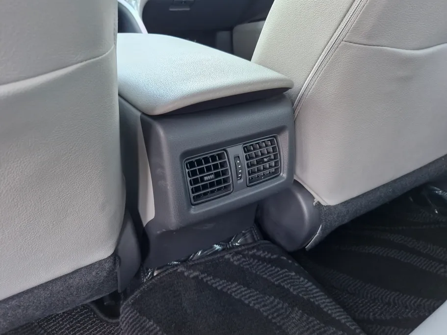 تويوتا كامري SE 2024 