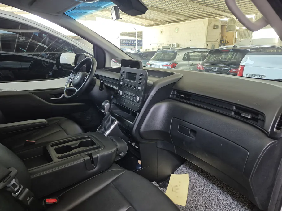 2023 Hyundai Staria Smart 11 ST 