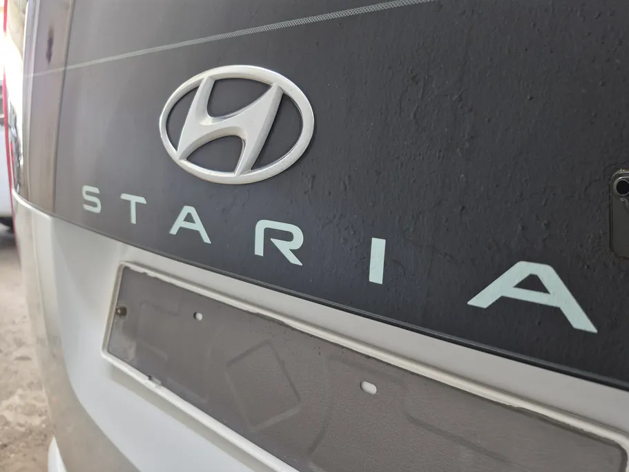 هيونداي ستاريا سمارت 11 مقاعد 2022 