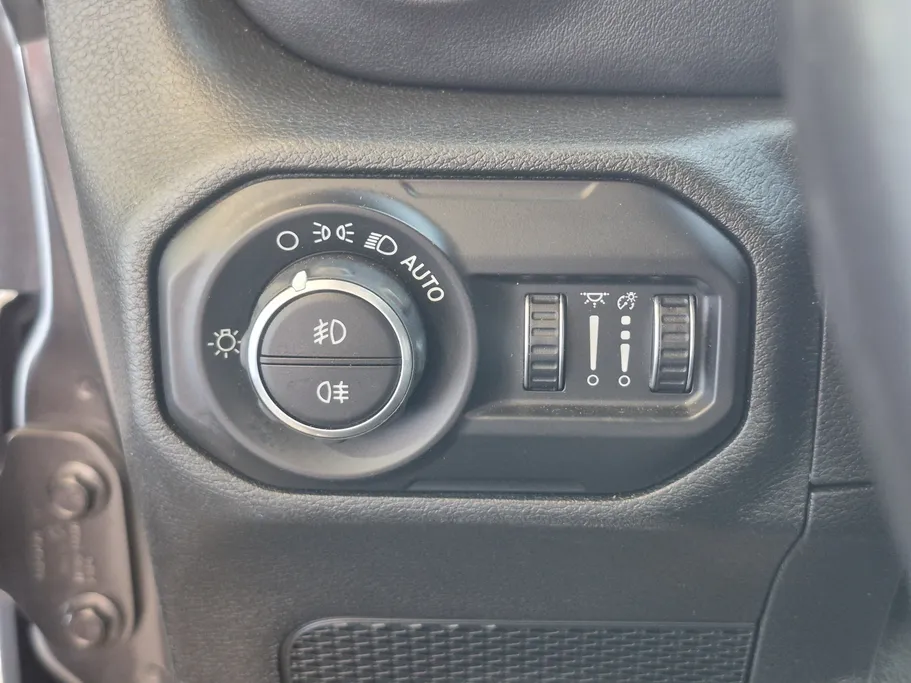 2021 Jeep Wrangler صحارى 