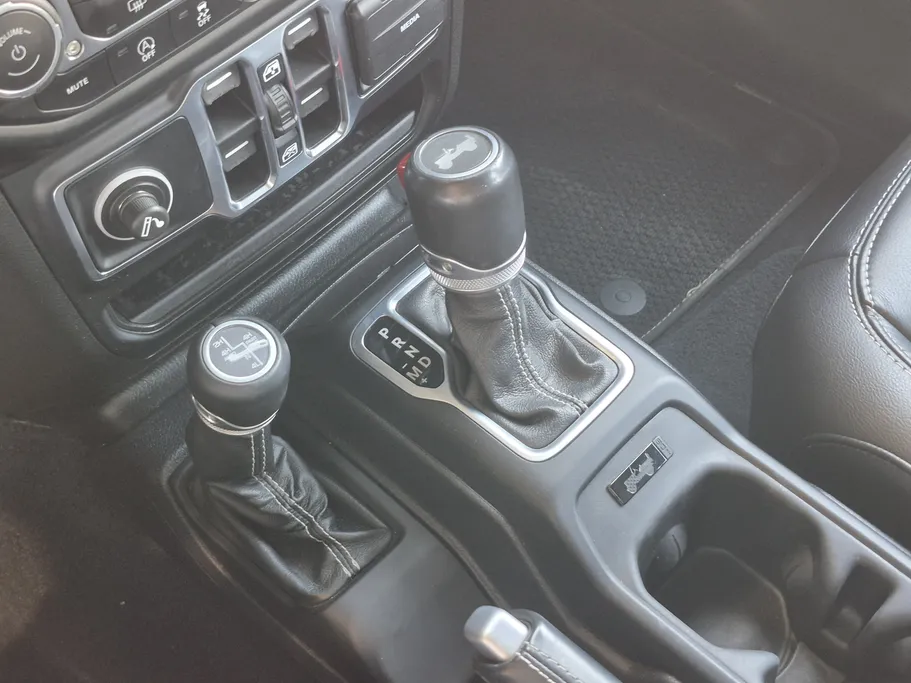 2021 Jeep Wrangler صحارى 