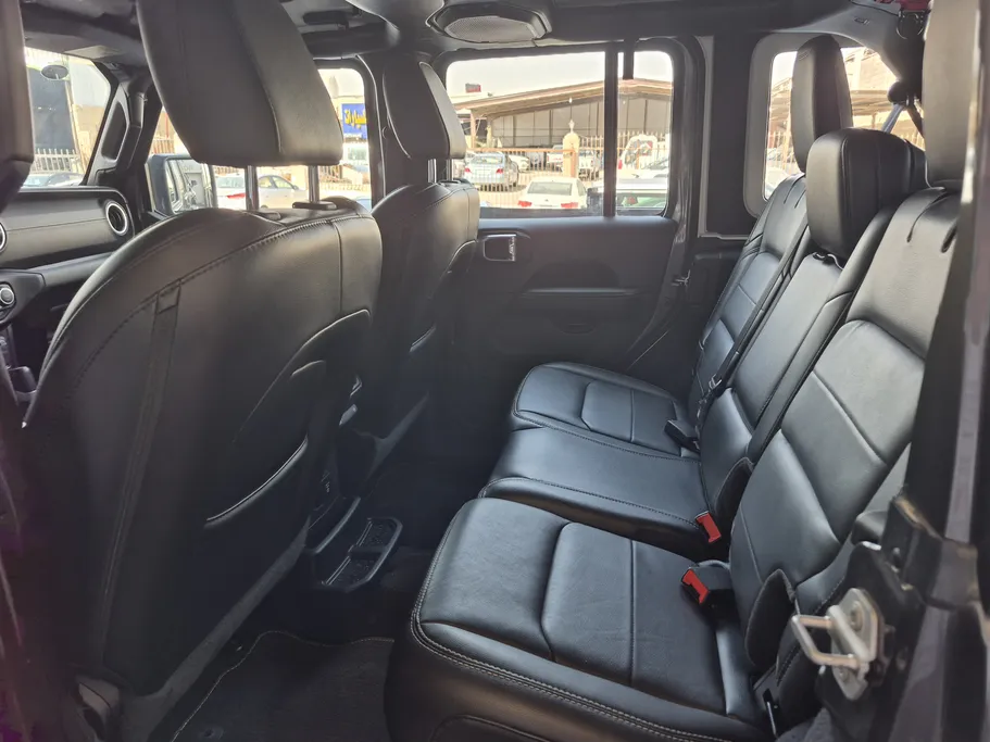 2021 Jeep Wrangler صحارى 