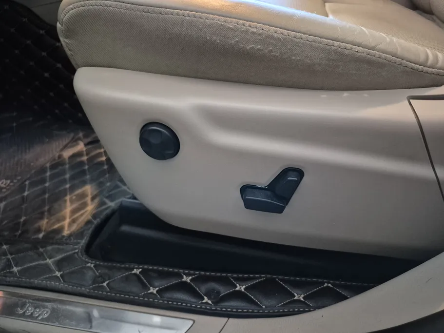 جيب جراند شيروكي ليمتد 2021 