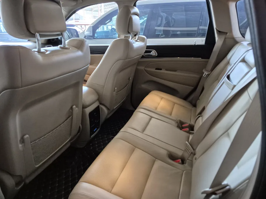 جيب جراند شيروكي ليمتد 2021 