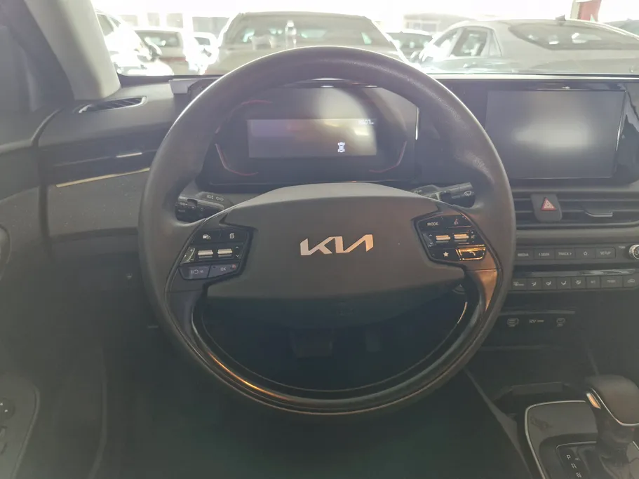 2024 Kia K3 LX 