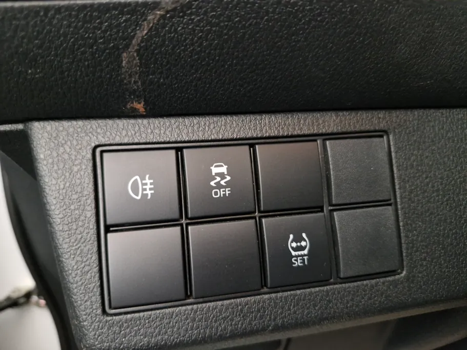 2024 Toyota Yaris  Y 