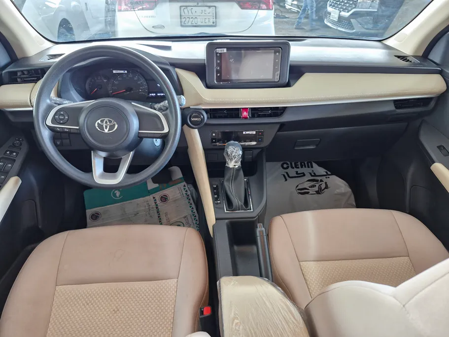 2024 Toyota Yaris  Y 