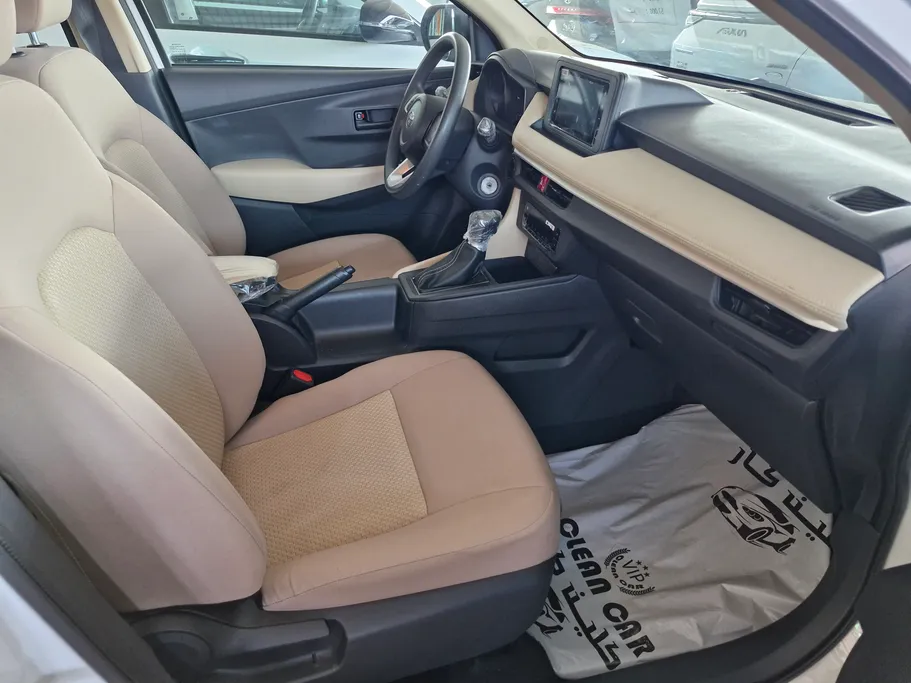 2024 Toyota Yaris  Y 