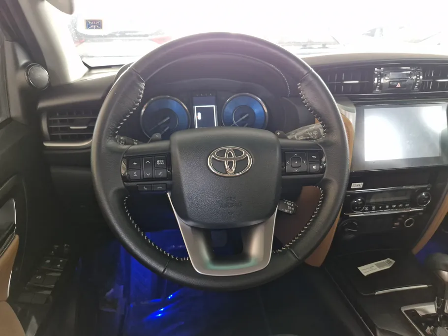 تويوتا فورتشنر VX1 2024 