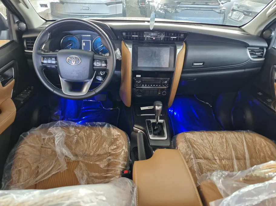 تويوتا فورتشنر VX1 2024 