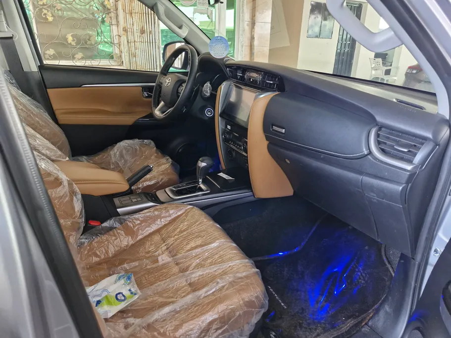 تويوتا فورتشنر VX1 2024 