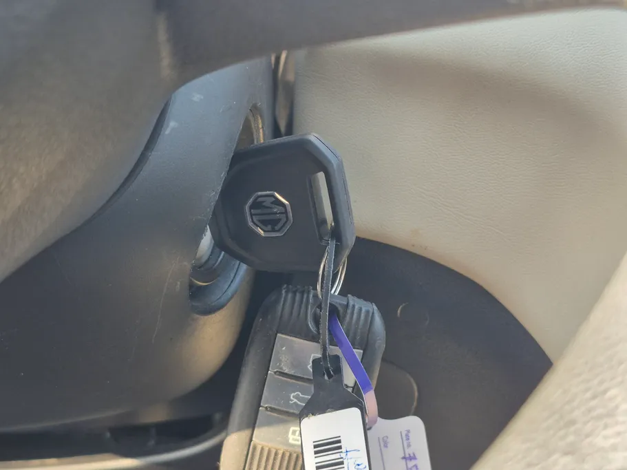 ام جي 5 STD 2023 