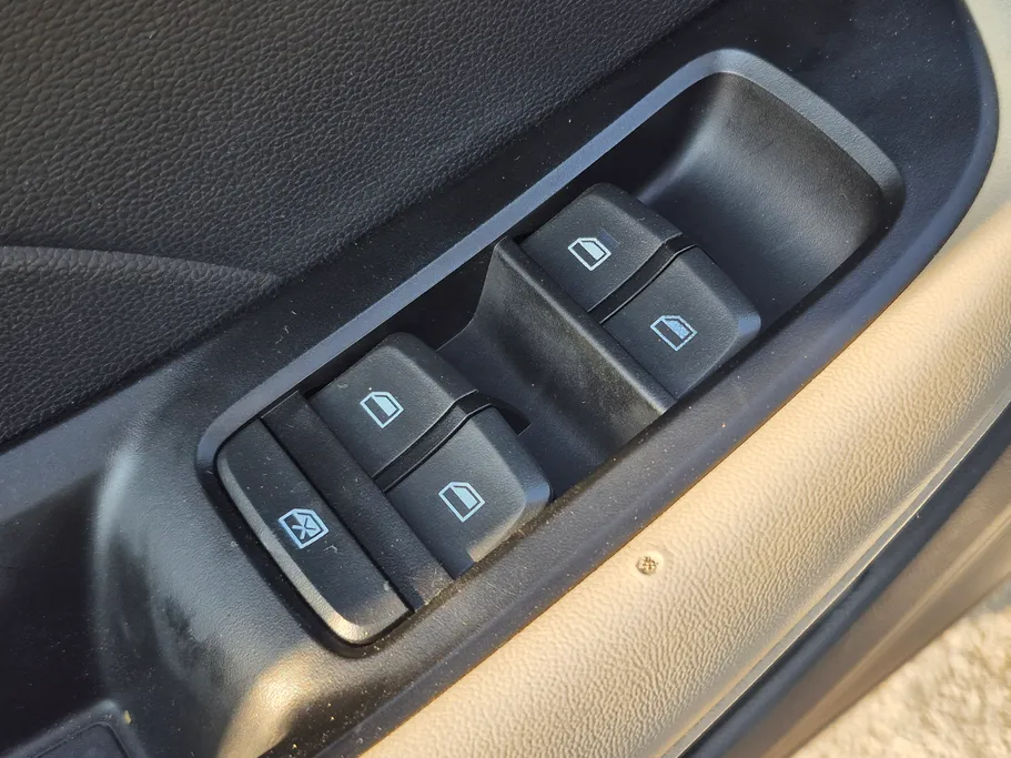 ام جي 5 STD 2023 