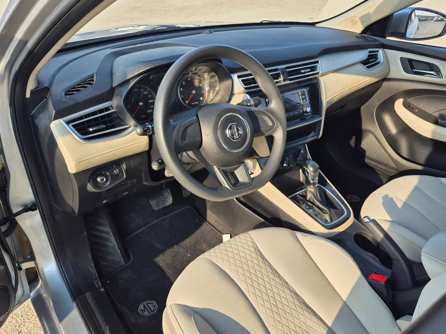 ام جي 5 STD 2023 