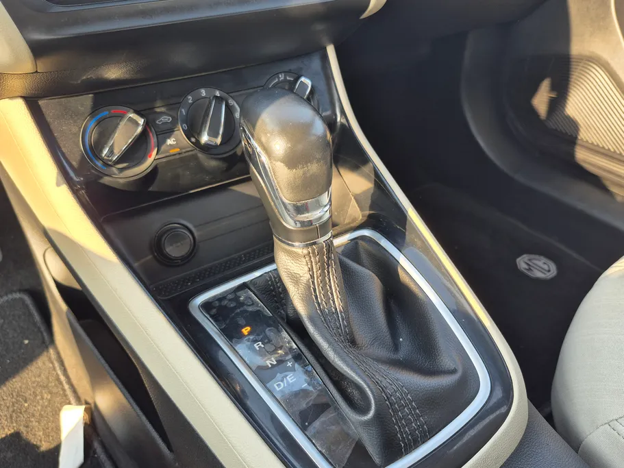 ام جي 5 STD 2023 