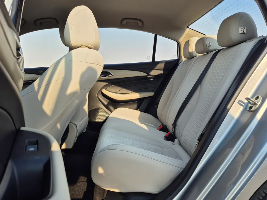 ام جي 5 STD 2023 