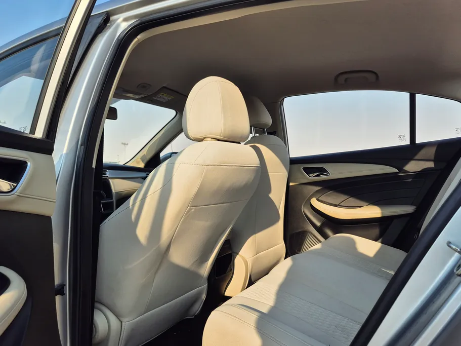 ام جي 5 STD 2023 