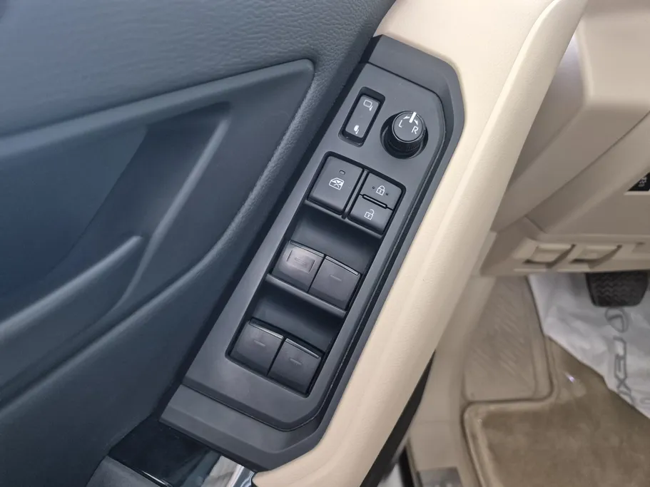 2025 Toyota Land Cruiser GXR 