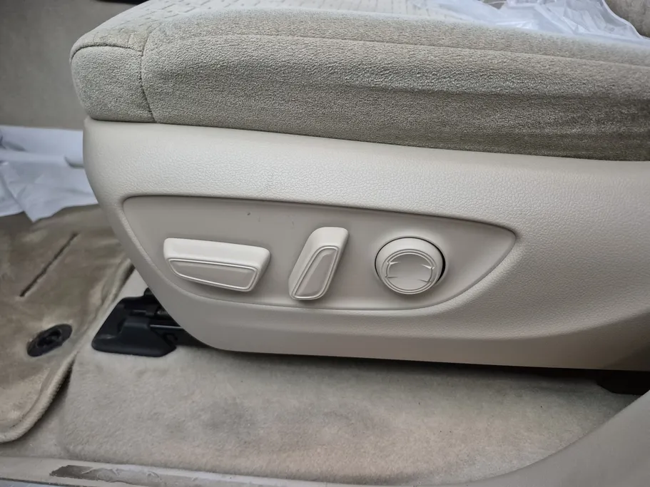 2025 Toyota Land Cruiser GXR 