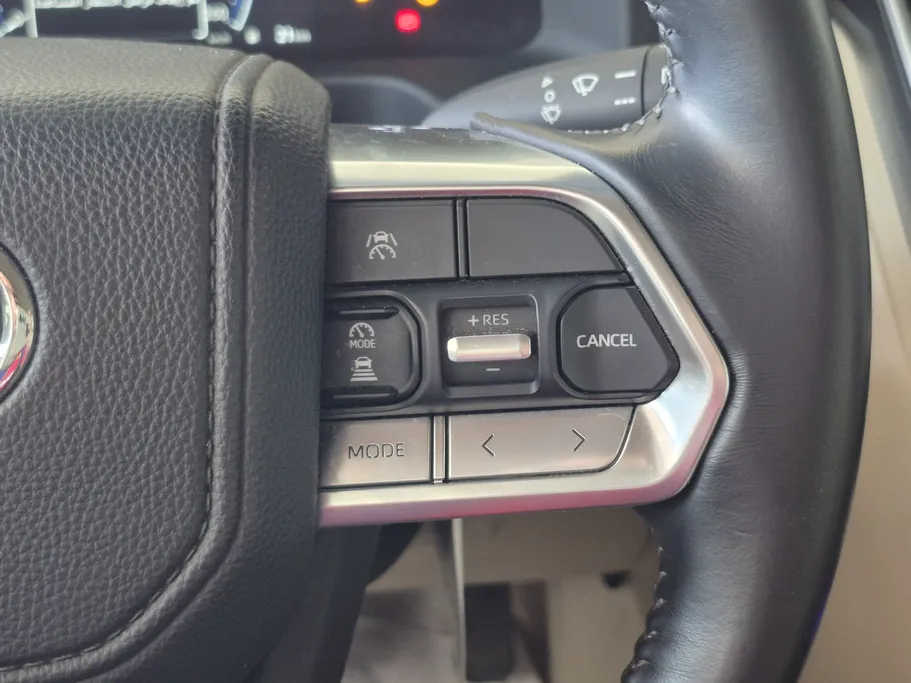 2025 Toyota Land Cruiser GXR 