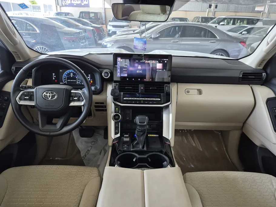 2025 Toyota Land Cruiser GXR 