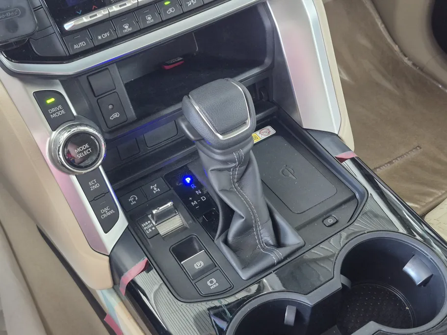 2025 Toyota Land Cruiser GXR 