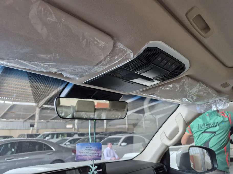 2025 Toyota Land Cruiser GXR 