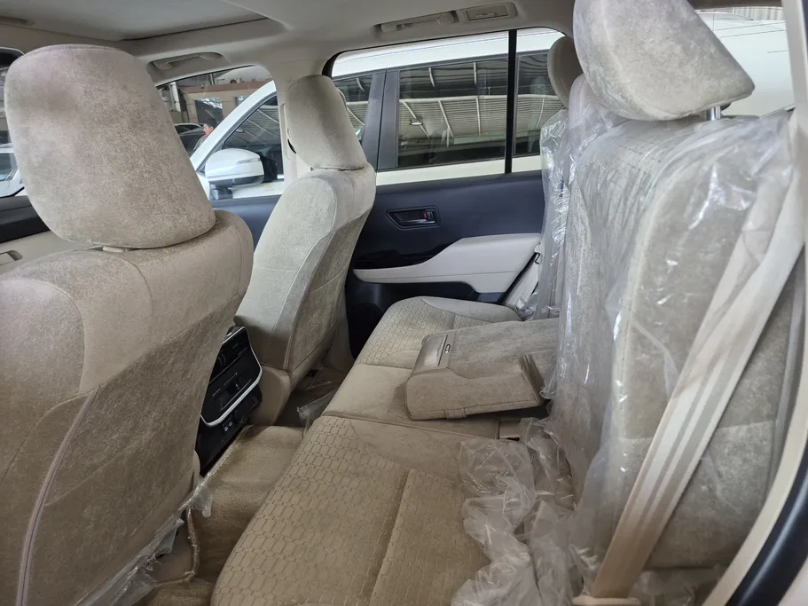 2025 Toyota Land Cruiser GXR 