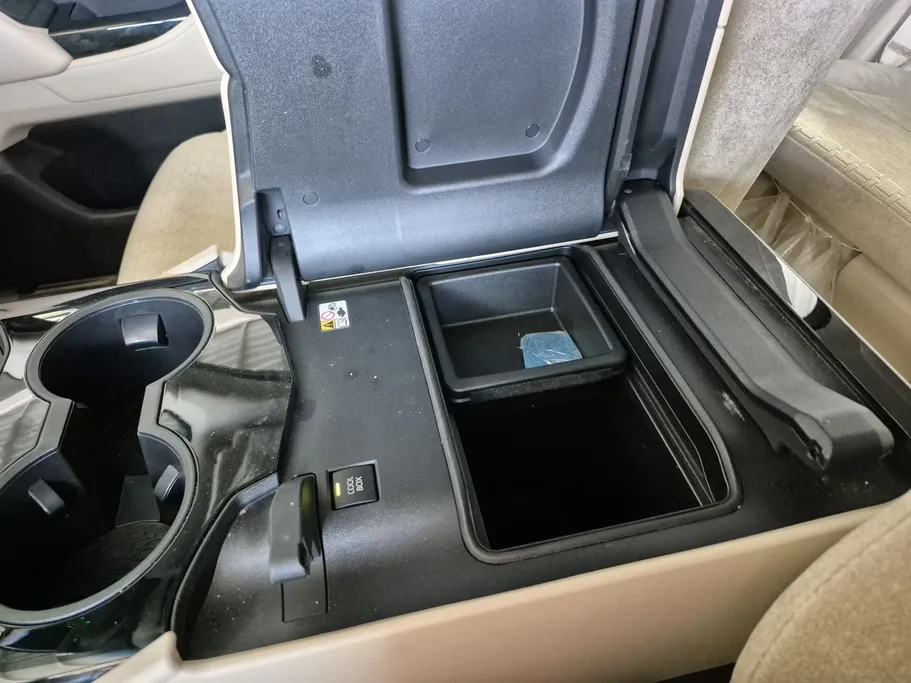 2025 Toyota Land Cruiser GXR 