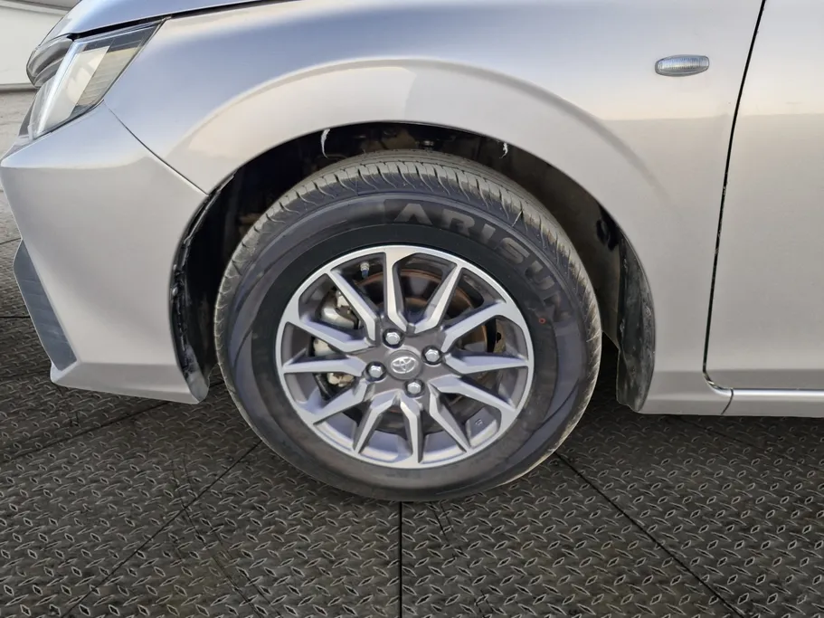 2023 Toyota Yaris  Y 