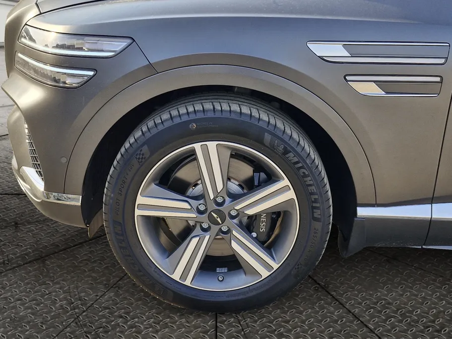 2025 Genesis GV80 Premium 